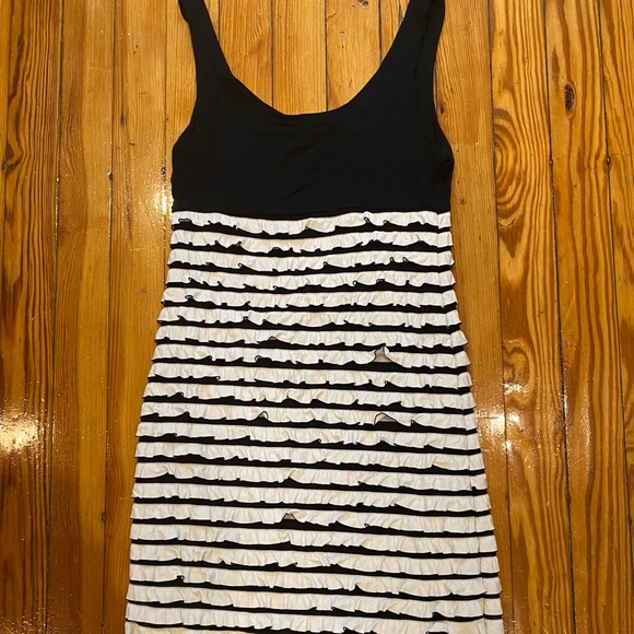 Black & White Dress - Picture 1 of 6